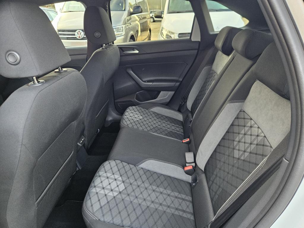 Volkswagen Taigo 1.0 tsi r-line | carplay | camera | rijklaar inclusief 1 j