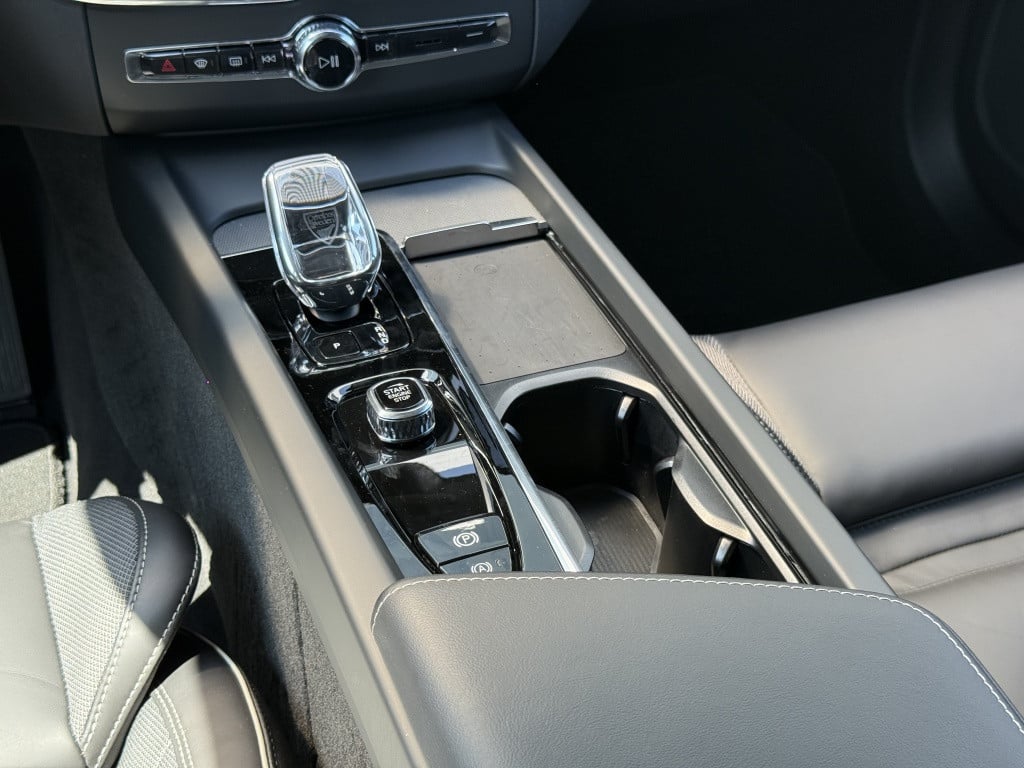 Volvo XC60 t6 398pk recharge ultra black edition| full options !