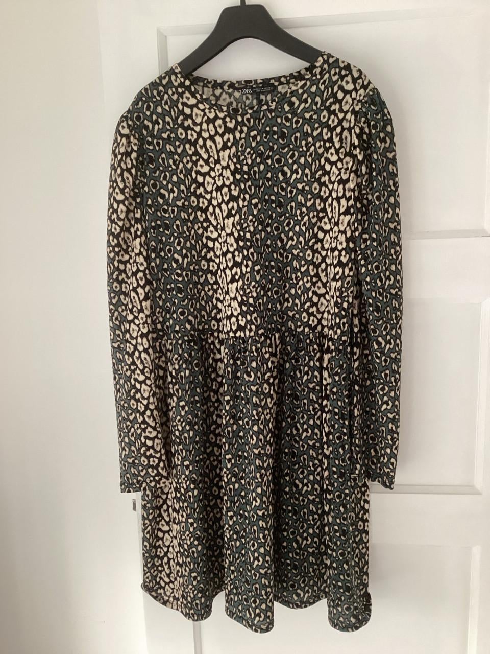 Nieuwe jurk zara met leuke sjaal maat M
