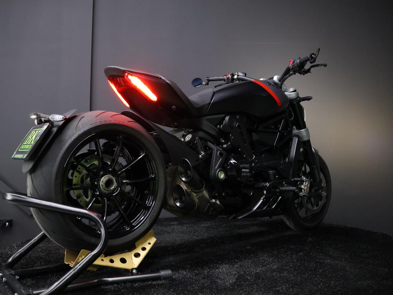 XDIAVEL BLACK STAR | 50st. Gelimiteerd!