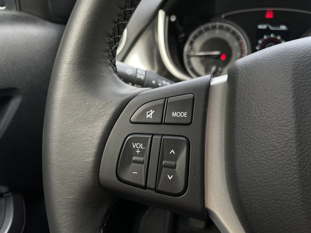 Suzuki Vitara 1.4 boosterjet style smart hybrid