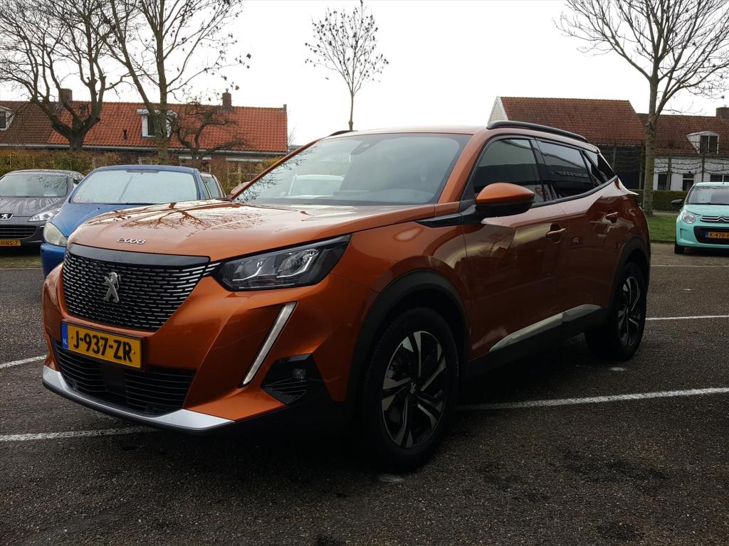 Peugeot 2008 allure 1.5 bluehdi 130pk automaat (eat8) apple carplay & andro