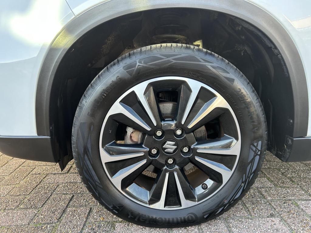 Suzuki Vitara 1.4 boosterjet style smart hybrid