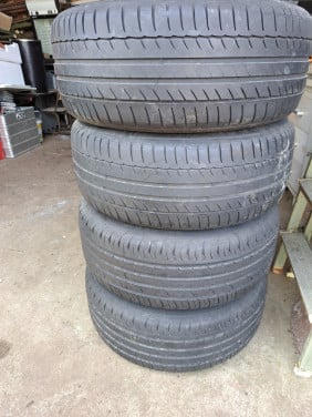 4 ALLUMINIUM AUDI VELGEN MET BANDEN