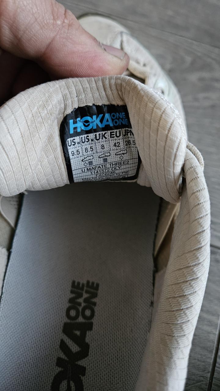 HOKA Mafate Three2 Beige Wandelschoenen Maat 42