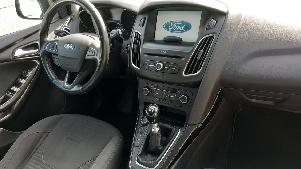 Ford FOCUS 1.0 Titanium Edition 5deurs bj:2015 airco navigatie lm-velgen