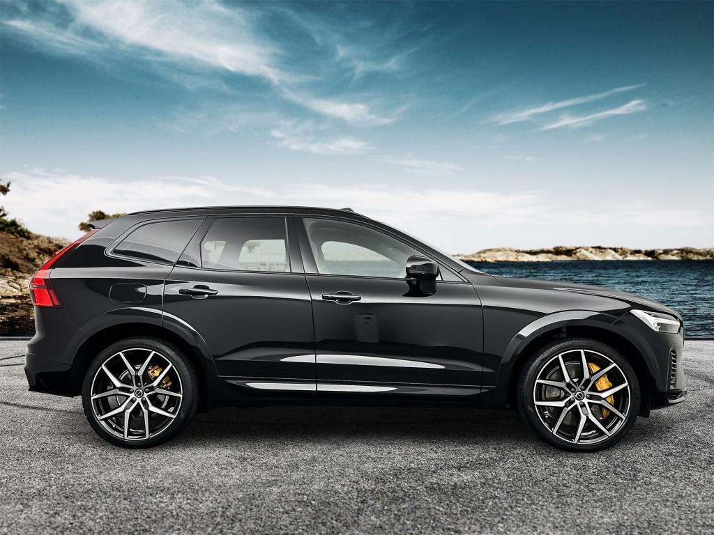 Volvo XC60 polestar engineered recharge plug-in hybrid awd