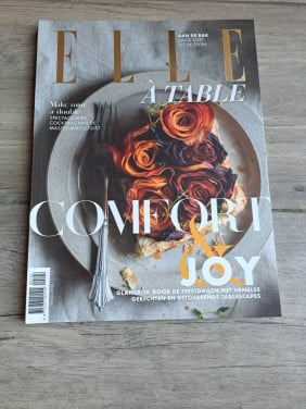 Elle a table