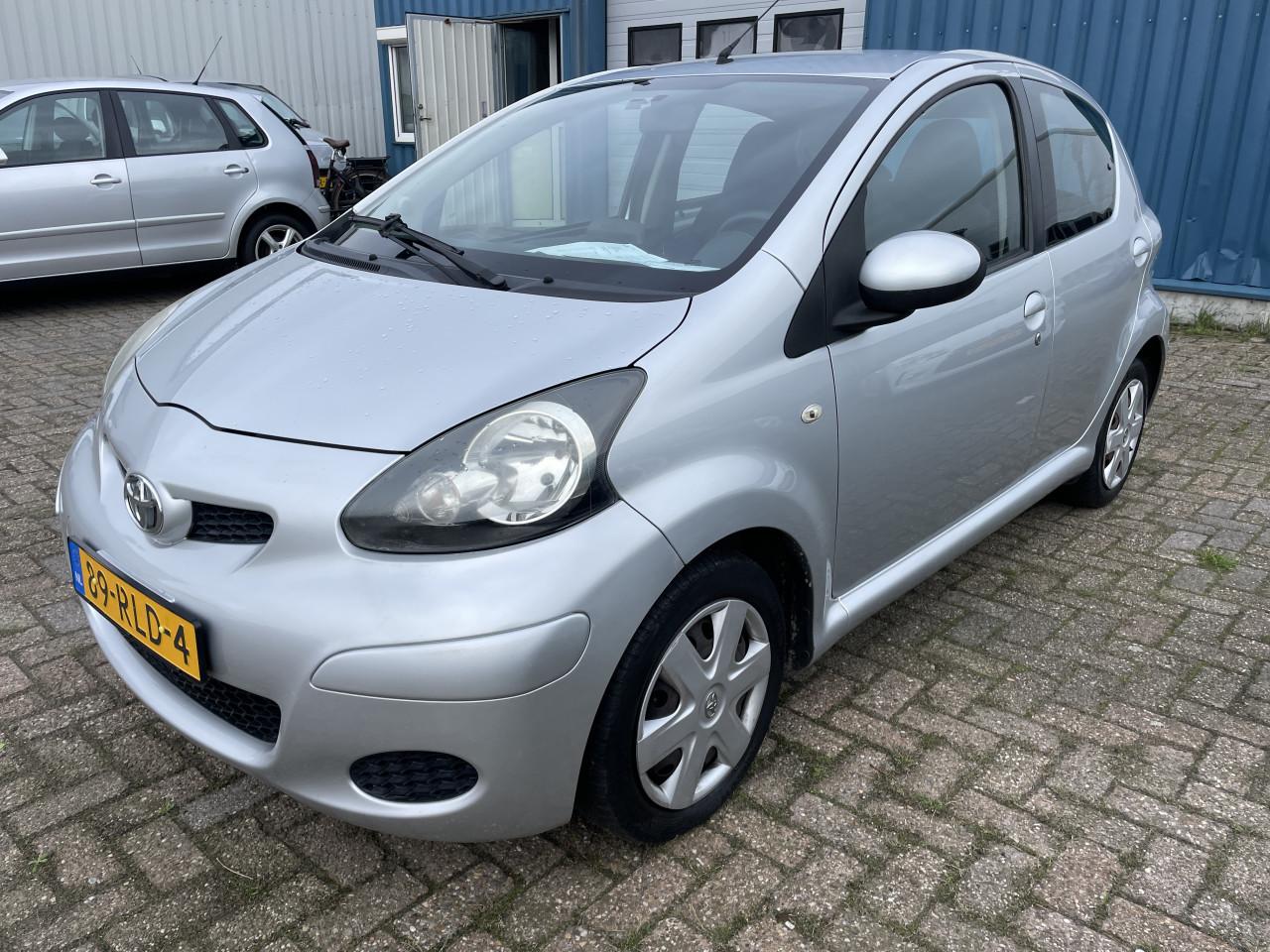 Toyota Aygo 1.0 12v comfort navigator 5 deurs