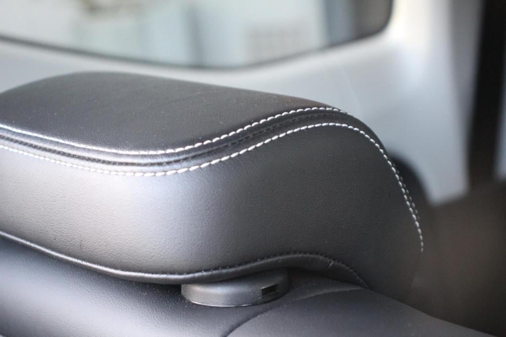 Volkswagen UP! 1.0 black-edition - panoramadak - leer - leder - cruise cont