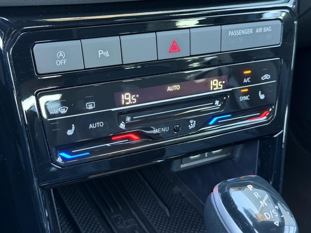 Volkswagen T-cross 1.5 tsi 150pk dsg r-line | camera | trekhaak | navi | iq