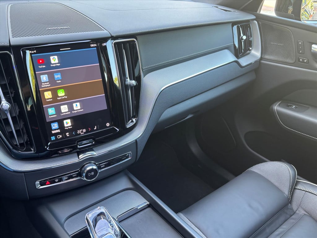 Volvo XC60 t6 plug-in hybrid 398pk aut awd ultimate dark| leder| harman kar