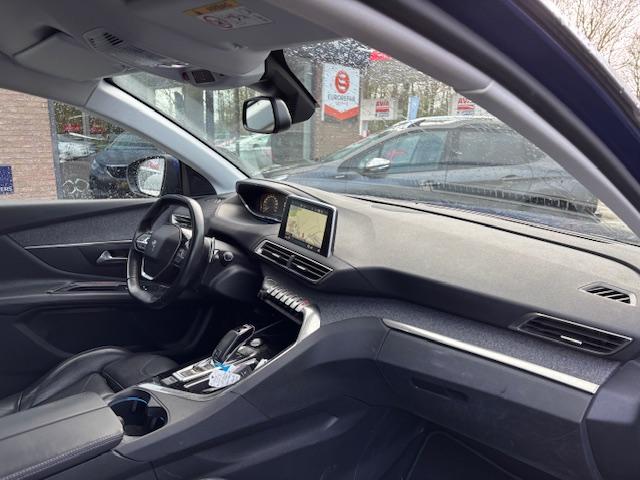 Peugeot 3008 allure 1.6turbo-165pk automaat(eat6) navi/camera/lmv18/keyless