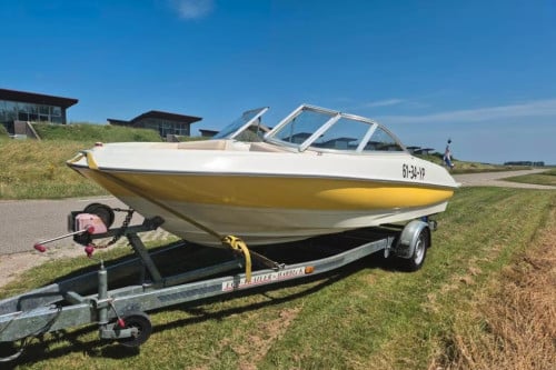 In Prijs Verlaagd: Bowrider 535 Vaarklaar inclusief trailer