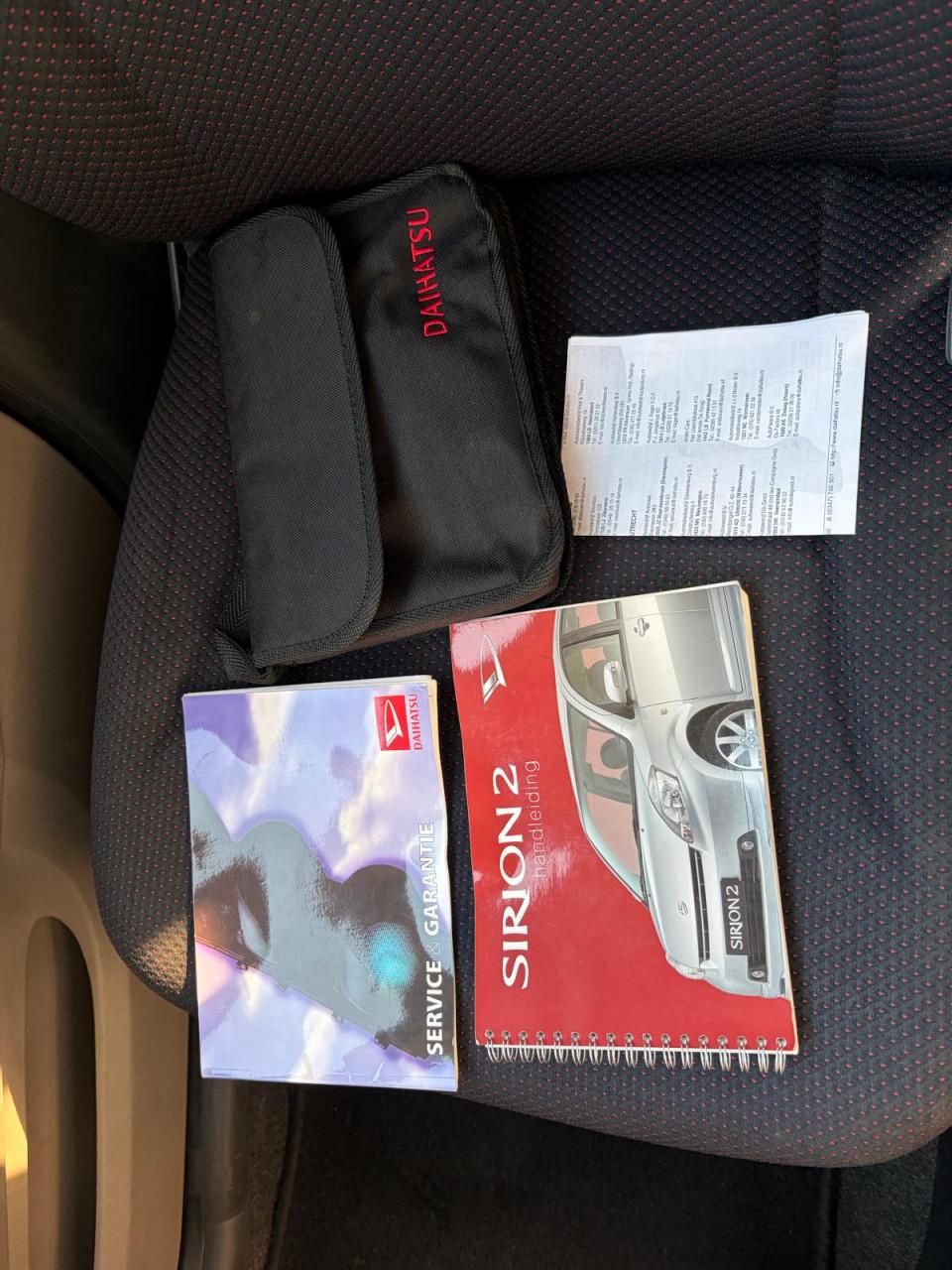 Daihatsu Sirion 2 1.3- 16V Comfort - Afgeleverd met nieuwe APK en afleverbe