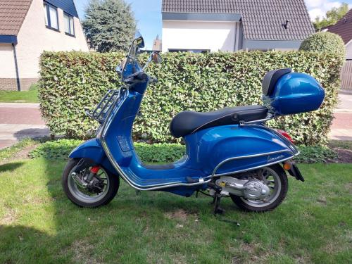 Vespa Sprint snorfiets, 2017