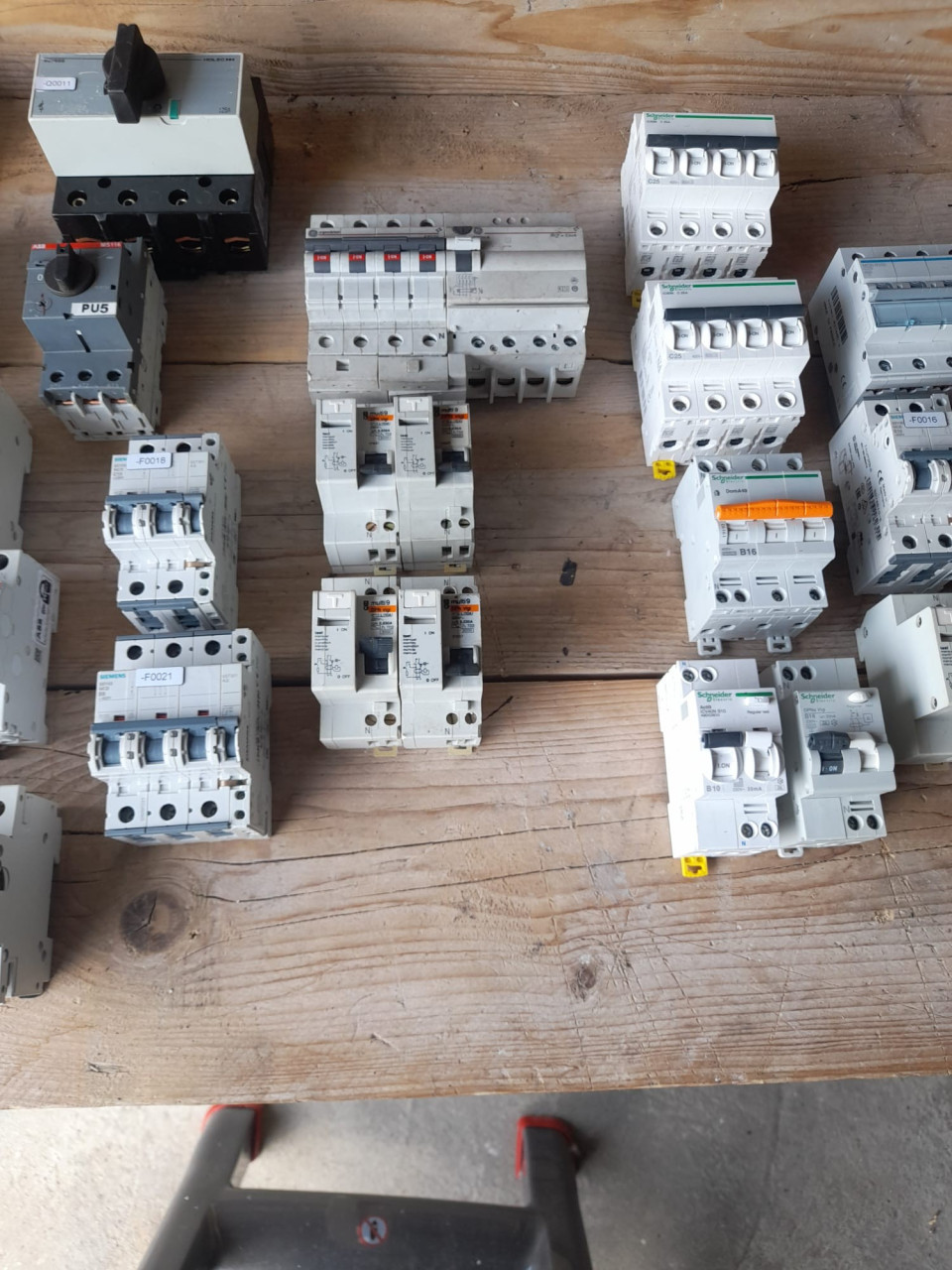 Div schakel matriaal  in 1 koop