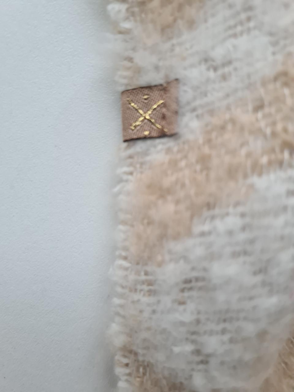 Nieuwe ecru / beige zachte wollige sjaal 160 X 48 cm