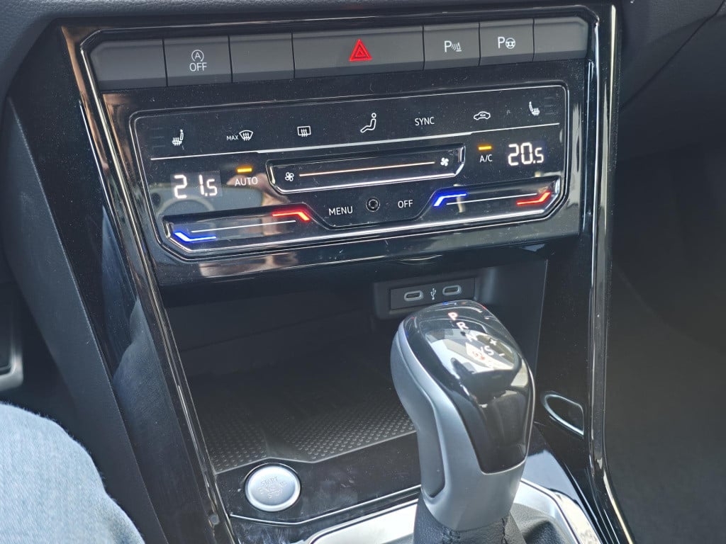 Volkswagen T-roc 1.5 tsi r-line edition virtual cockpit stuur/stoelverwarmi