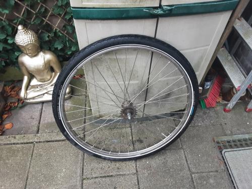 28 1/2inch r.v.s opoefiets achterwiel met terugtraprem