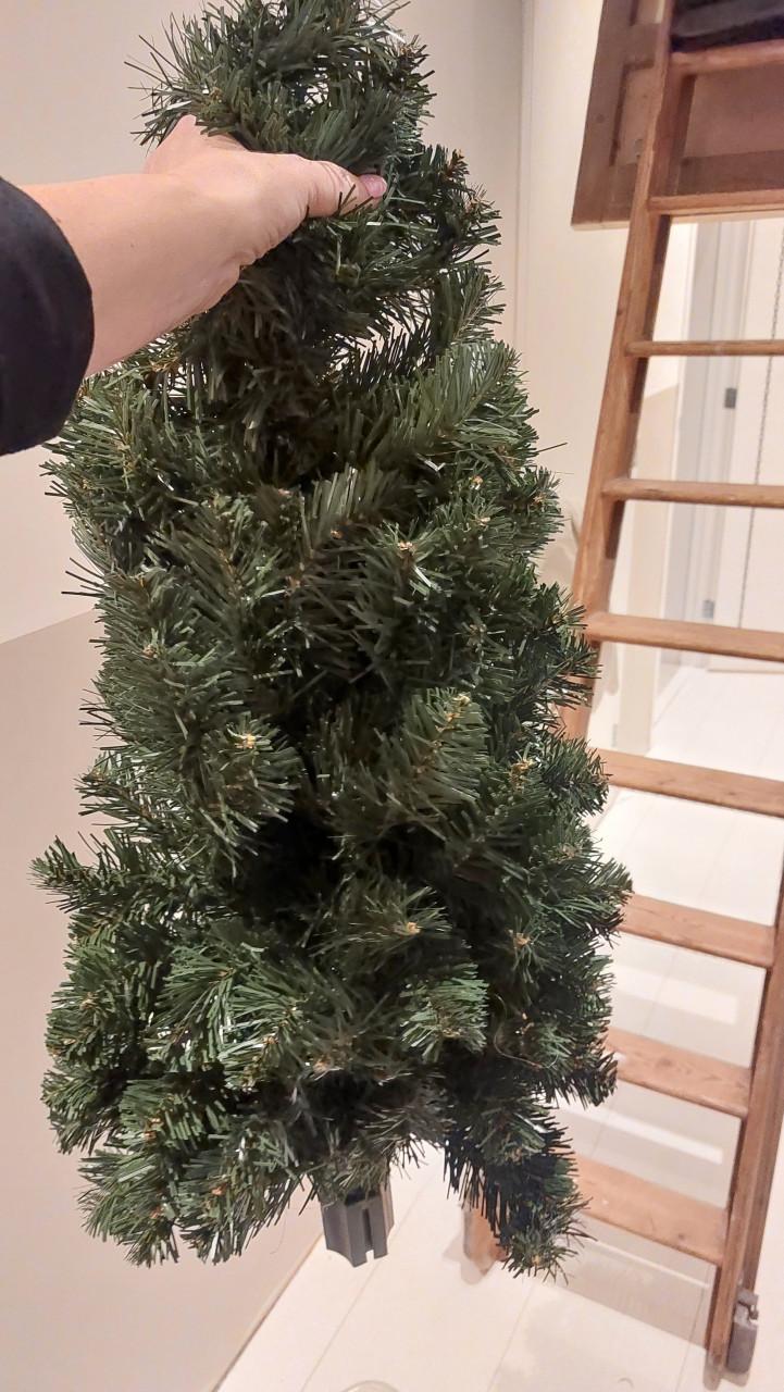 2 kleine kerstboompjes
