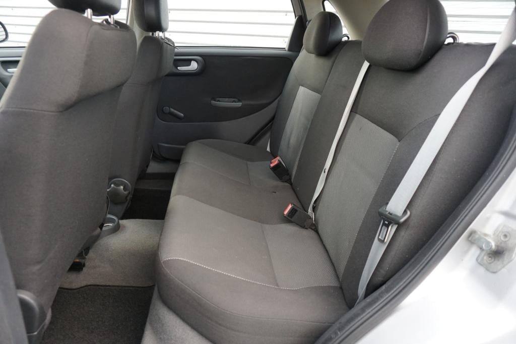 Opel Corsa 1.2-16v silverline airco / elektr. ramen / parkeersens. / lm vel