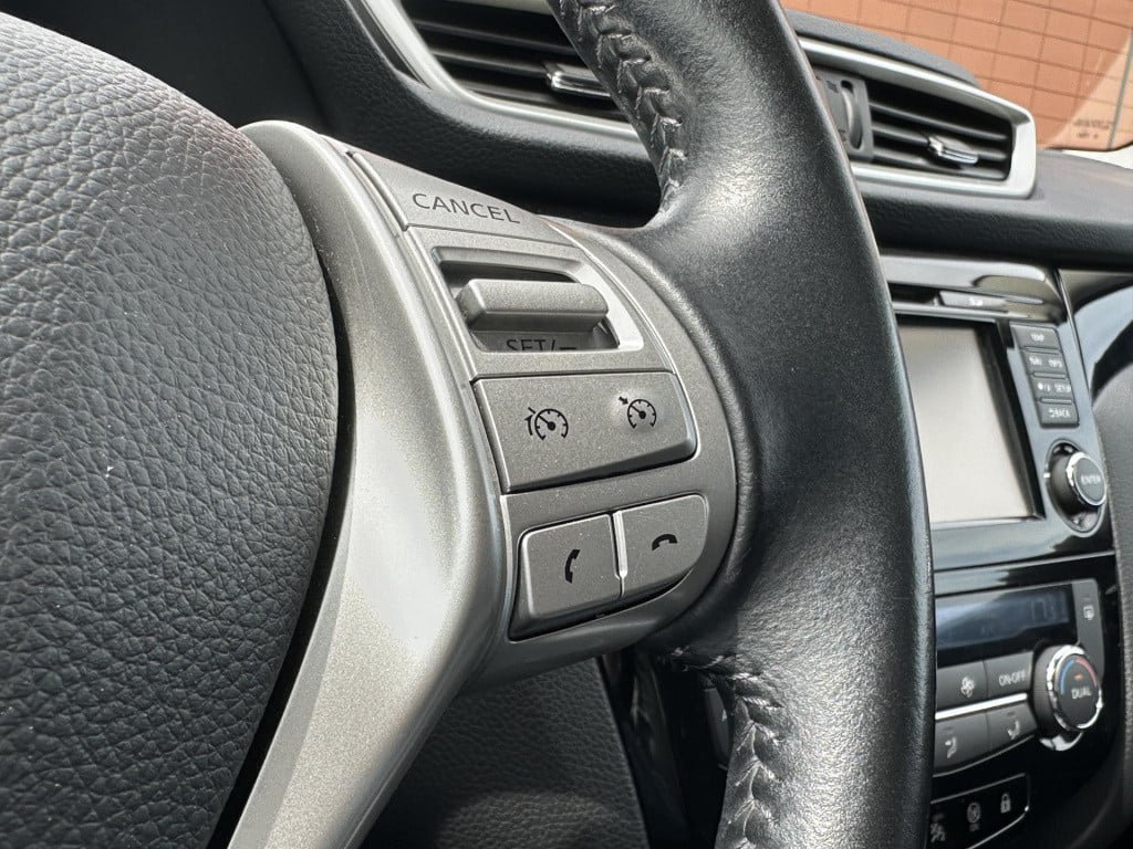 Nissan Qashqai 1.2 n-connecta | navigatie | 360° camera | trekhaak | keyles
