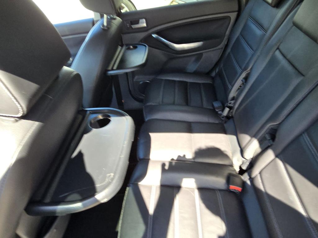 Ford C-max 1.8-16v titanium flexifuel