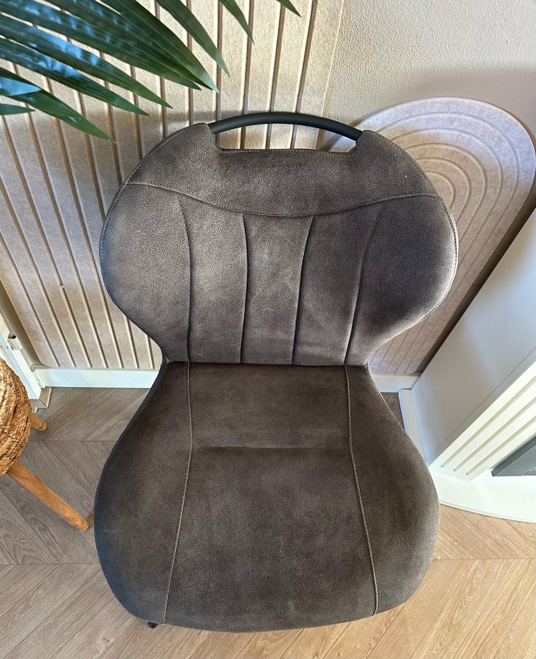 5x Z.G.A.N. eetkamer stoelen