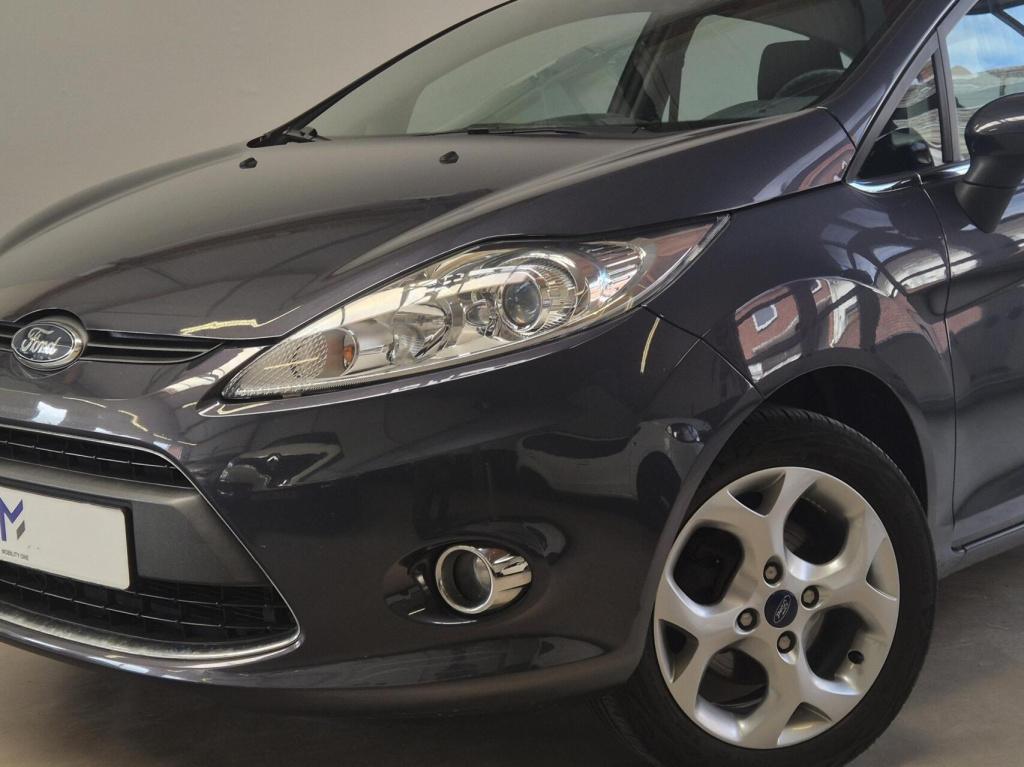 Ford Fiesta 1.25 titanium / nieuwe distriebutieriem 1e eigenaar / stoelverw