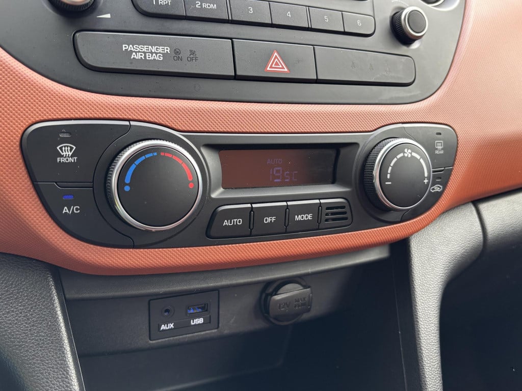 Hyundai I 10 1.0i i-motion comfort | cruise control | radio-cd/mp3 speler |