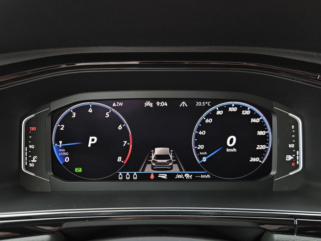 Volkswagen T-roc 1.5 tsi r-line business | acc | trekhaak | keyless