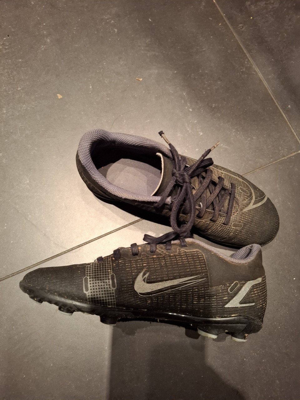 Nike voetbalschoenen maat 32