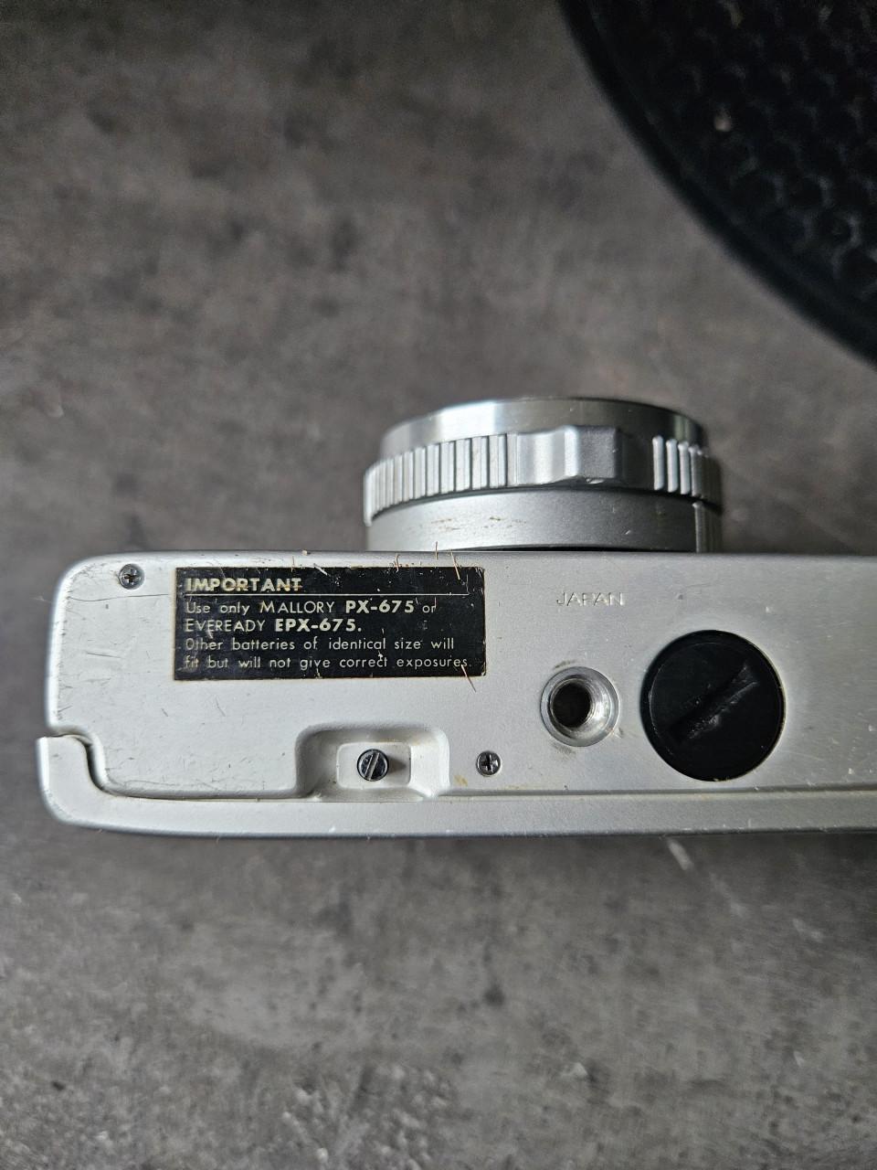 Mooie vintage Konica C35 V analoge camera jaren 70