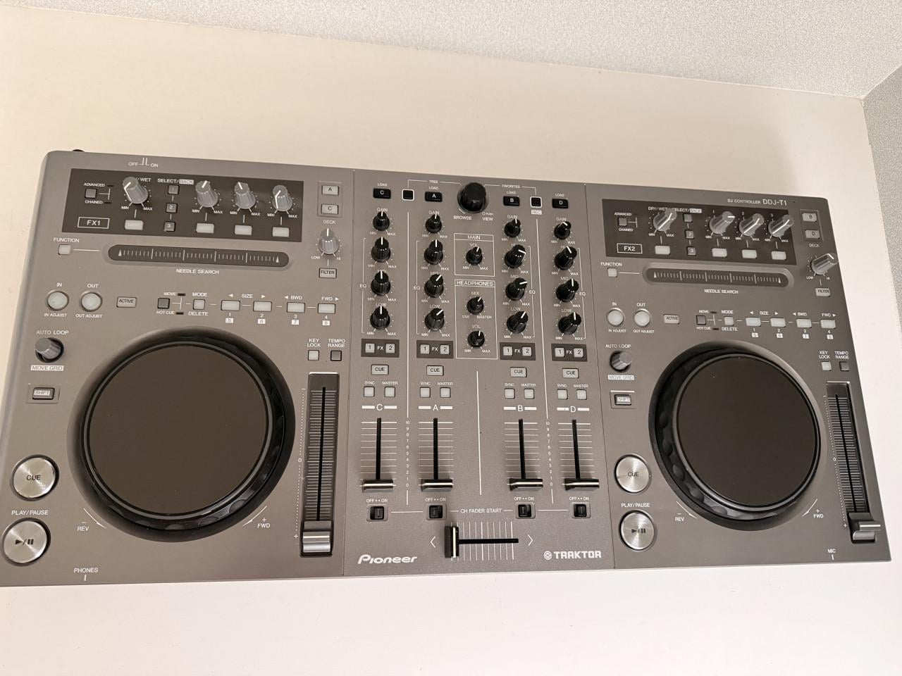 Pioneer DDJ T1 dj controller