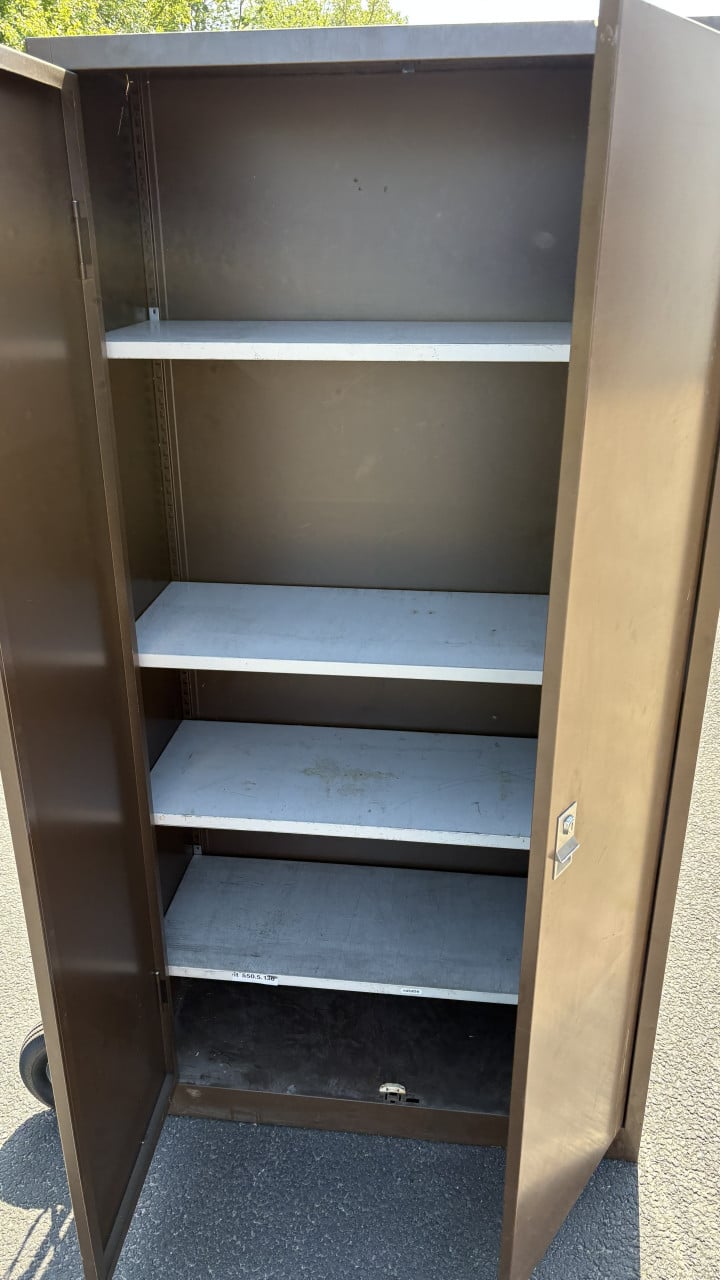 Ahrend stalen kast