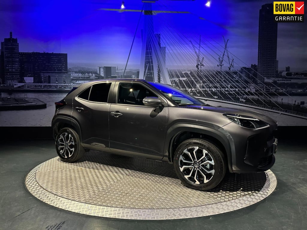 Toyota Yaris Cross 1.5 hybrid 130 dynamic *acc*winterpakket*camera*17inch*