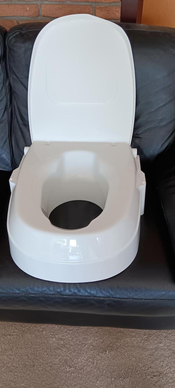 WC-/TOILETVERHOGER (handig voor de wat oudere mensen)