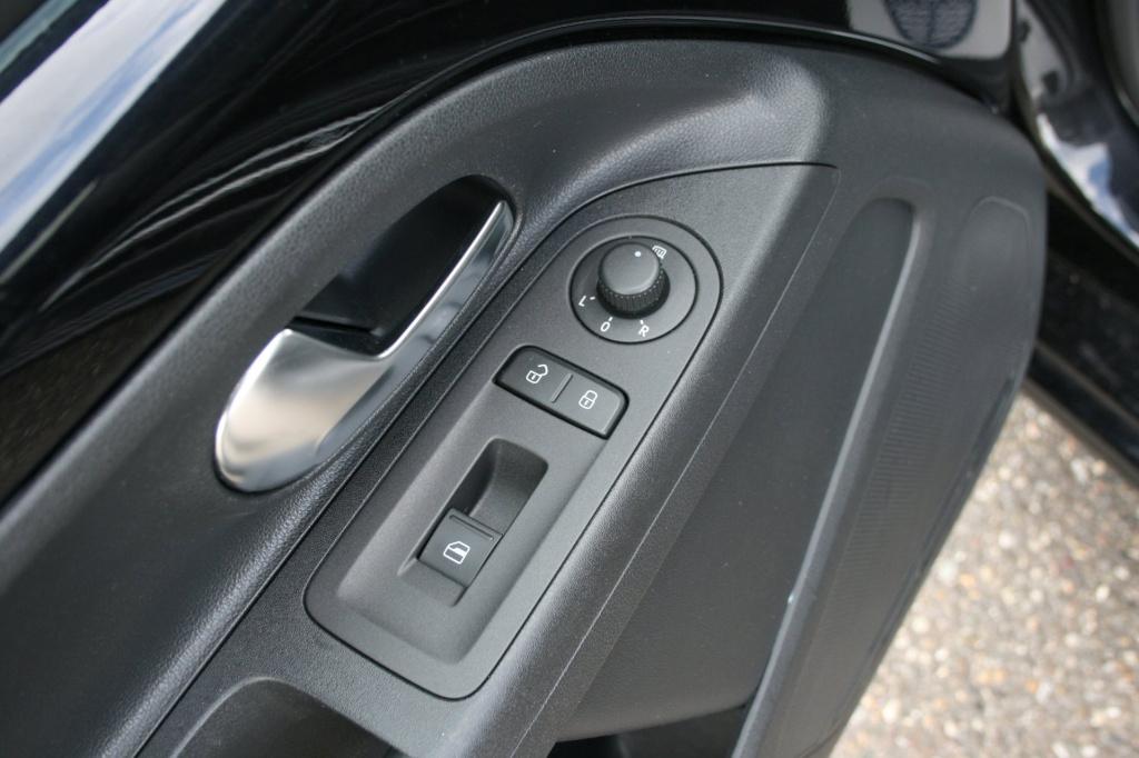 Volkswagen UP! 1.0 high up! black edition bluemotion