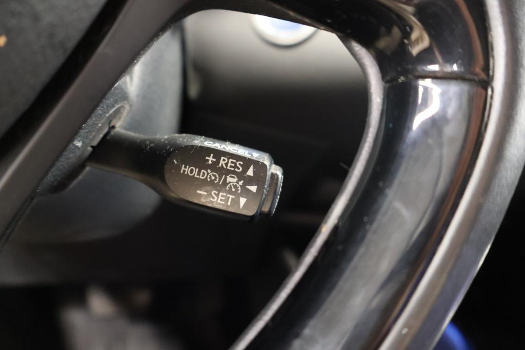Toyota C-hr 2.0 hybrid bi-tone