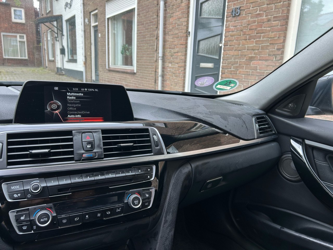 BMW 330e Performance