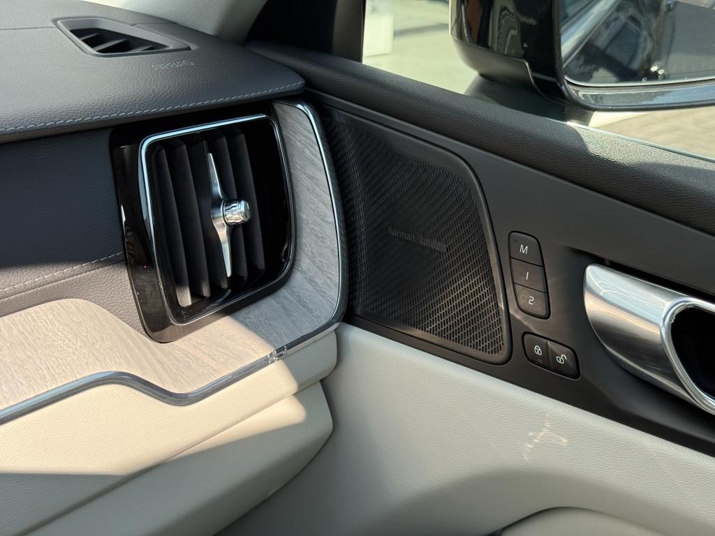 Volvo XC60 t6 398pk recharge inscription| panodak| 360camera| trekhaak| h&k