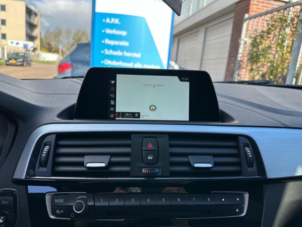 BMW 1 Serie 116i sport shadow edition carplay dab+ pdc voor en achter 17'' 