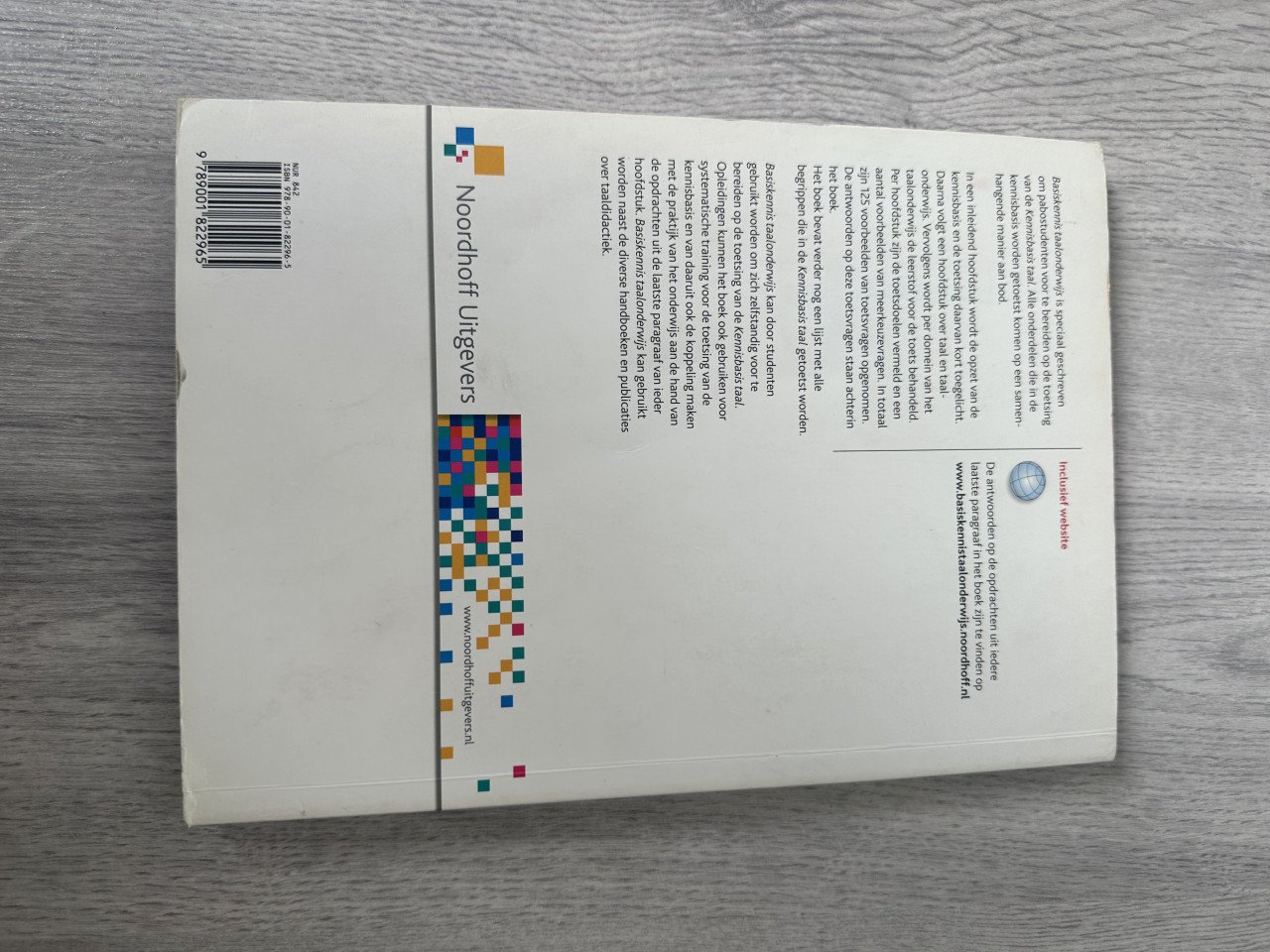 Boek basiskennis taalonderwijs