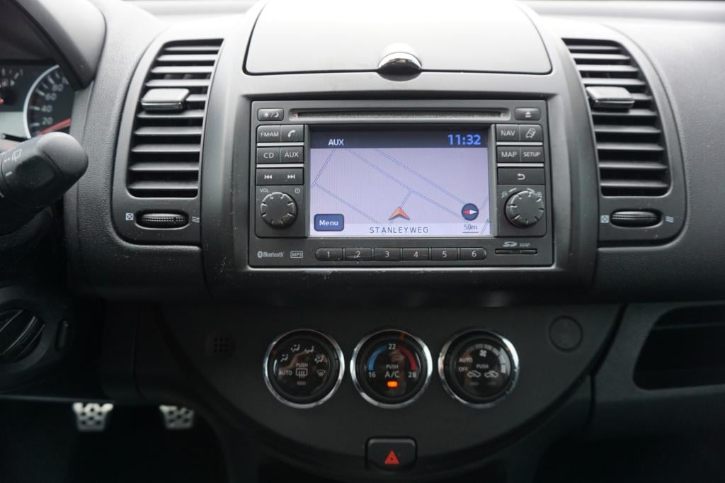 Nissan Note 1.6 tekna airco / navi / cruise / parkeersens. / trekhaak / eek