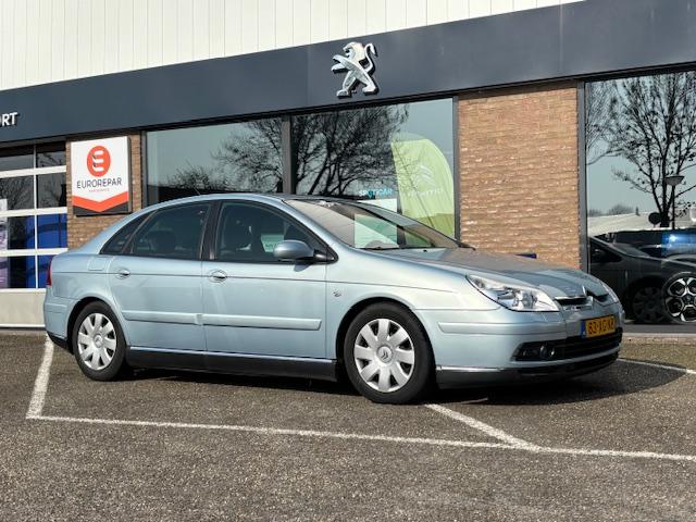Citroen C5 berline 1.8-16v cool tech | airco | trekhaak | parkeerhulp voor 