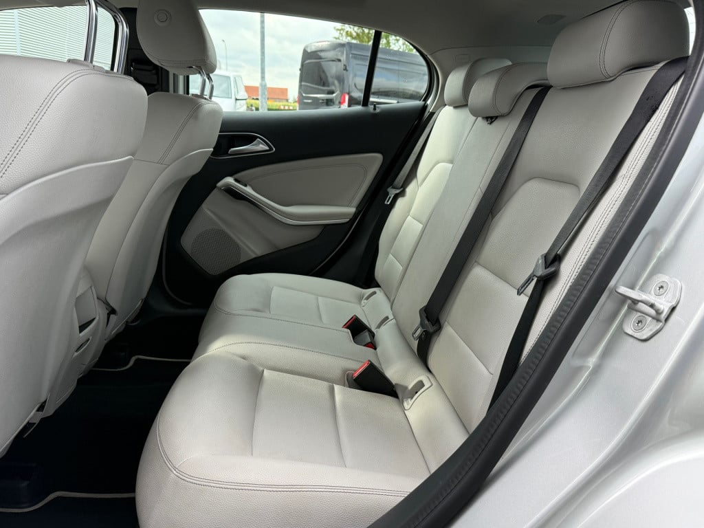 Mercedes-Benz Gla-klasse 180 premium plus