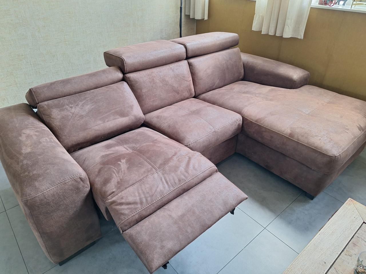 Luxe hoekbank met relaxfunctie zo goed als nieuw (2025)