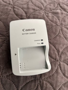 Te koop Canon oplader