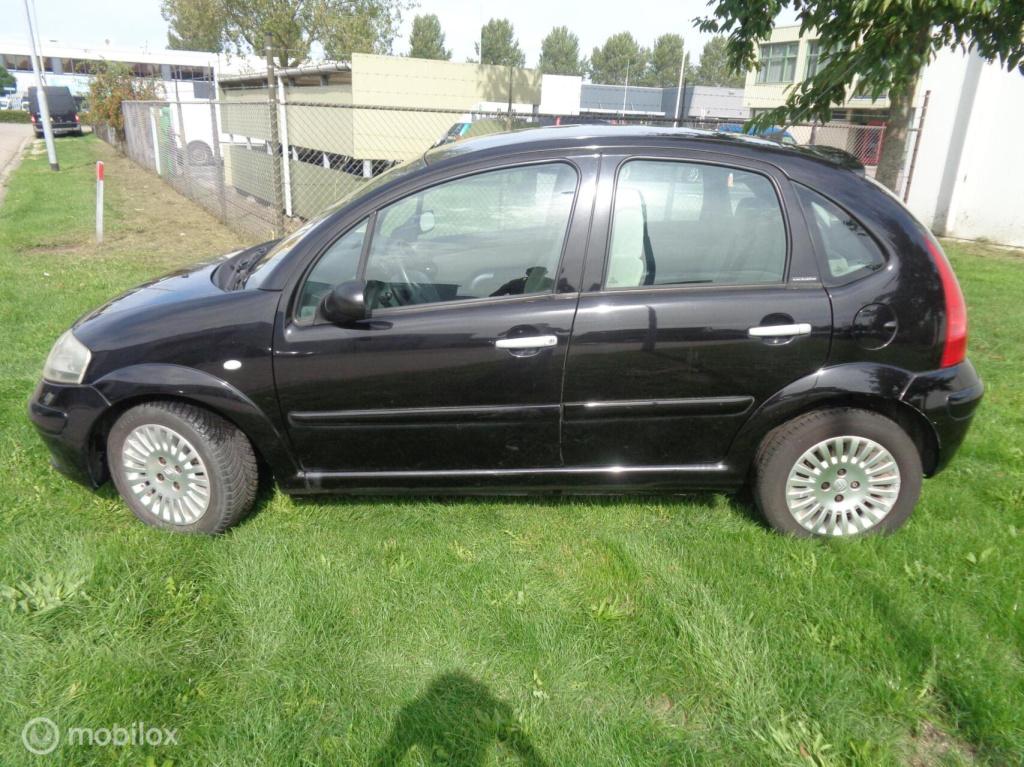 Citroen C3 1.6i-16v exclusive/stuurbekr/airco/trekhaak/apk tot 10-10-2027